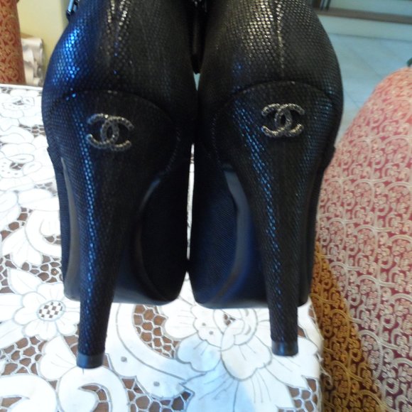 Chanel Black Metallic Canvas/Black Patent Leather Cap Toe Ankle Boots Size 38.5B - Picture 14 of 16